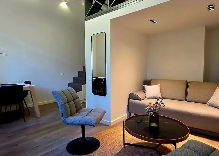 Telegrafas25-modern In The Center Of *